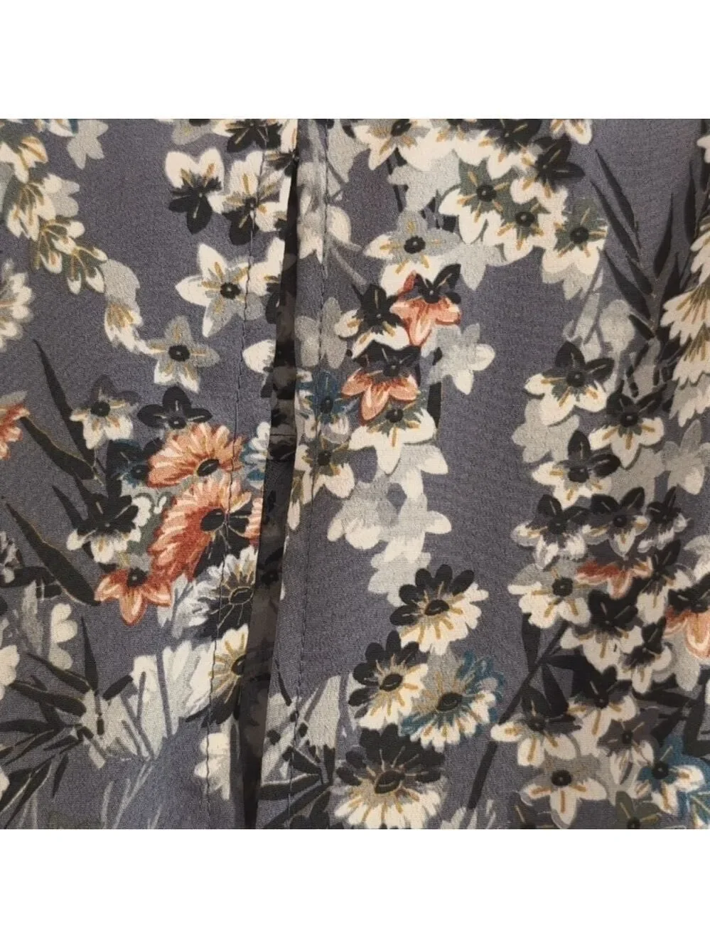 Zara Basic Floral Dress size Large, keyhole on the front,long zipper on the back - Picture 4 of 11